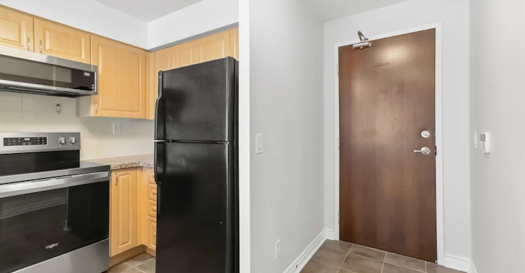 701-5 Michael Power Place, Toronto, ON, M9A 0A3 - 4