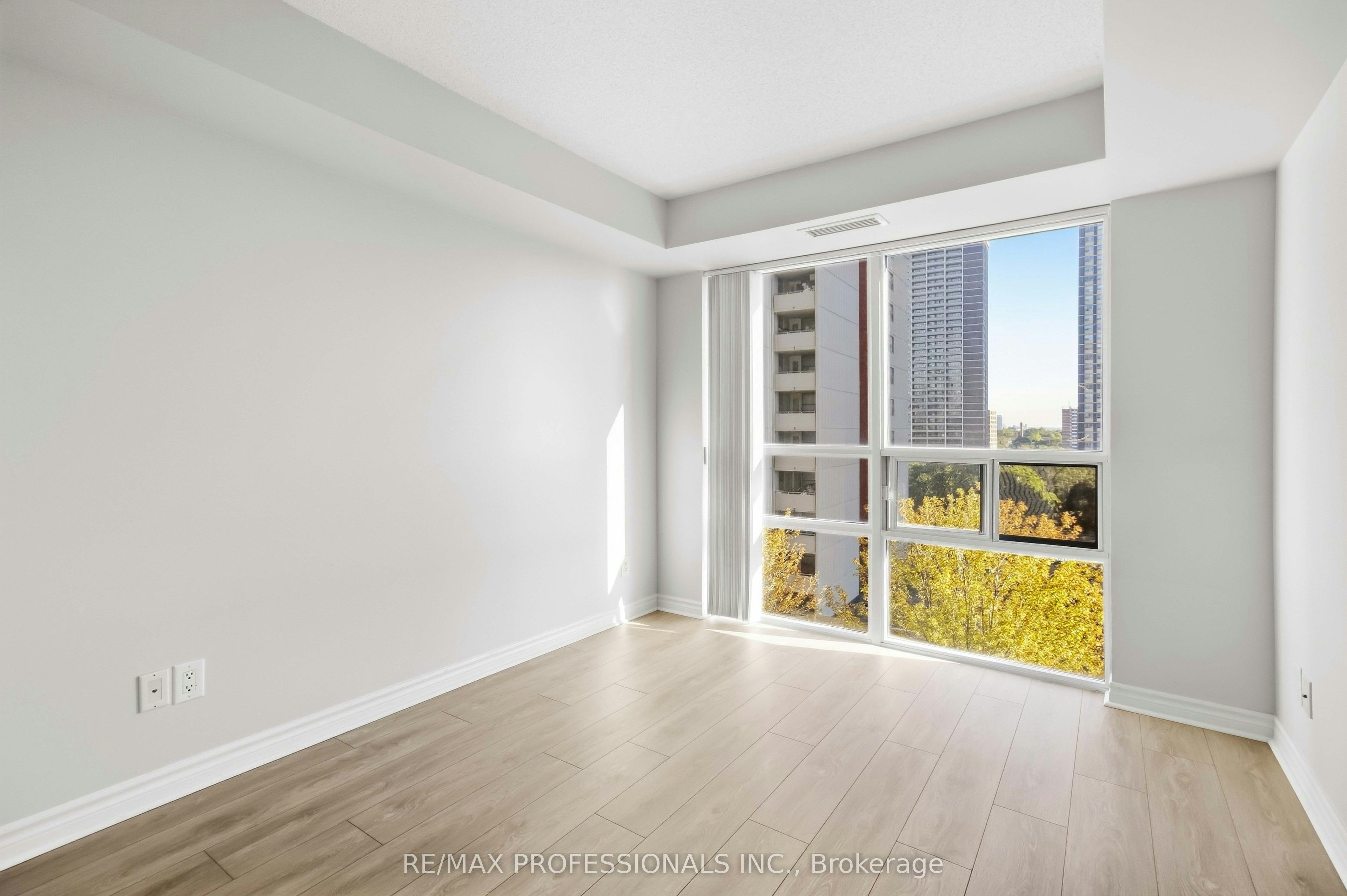 701-5 Michael Power Place, Toronto, ON, M9A 0A3 - 16