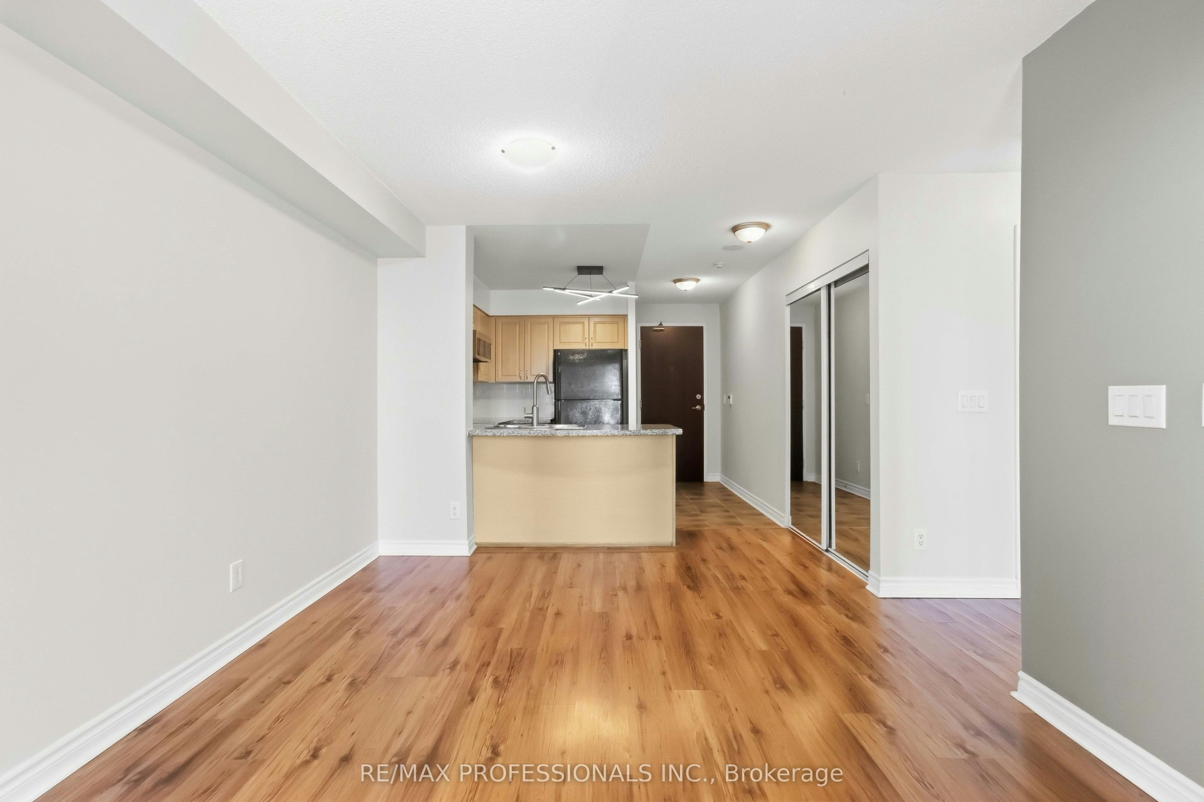 701-5 Michael Power Place, Toronto, ON, M9A 0A3 - 8