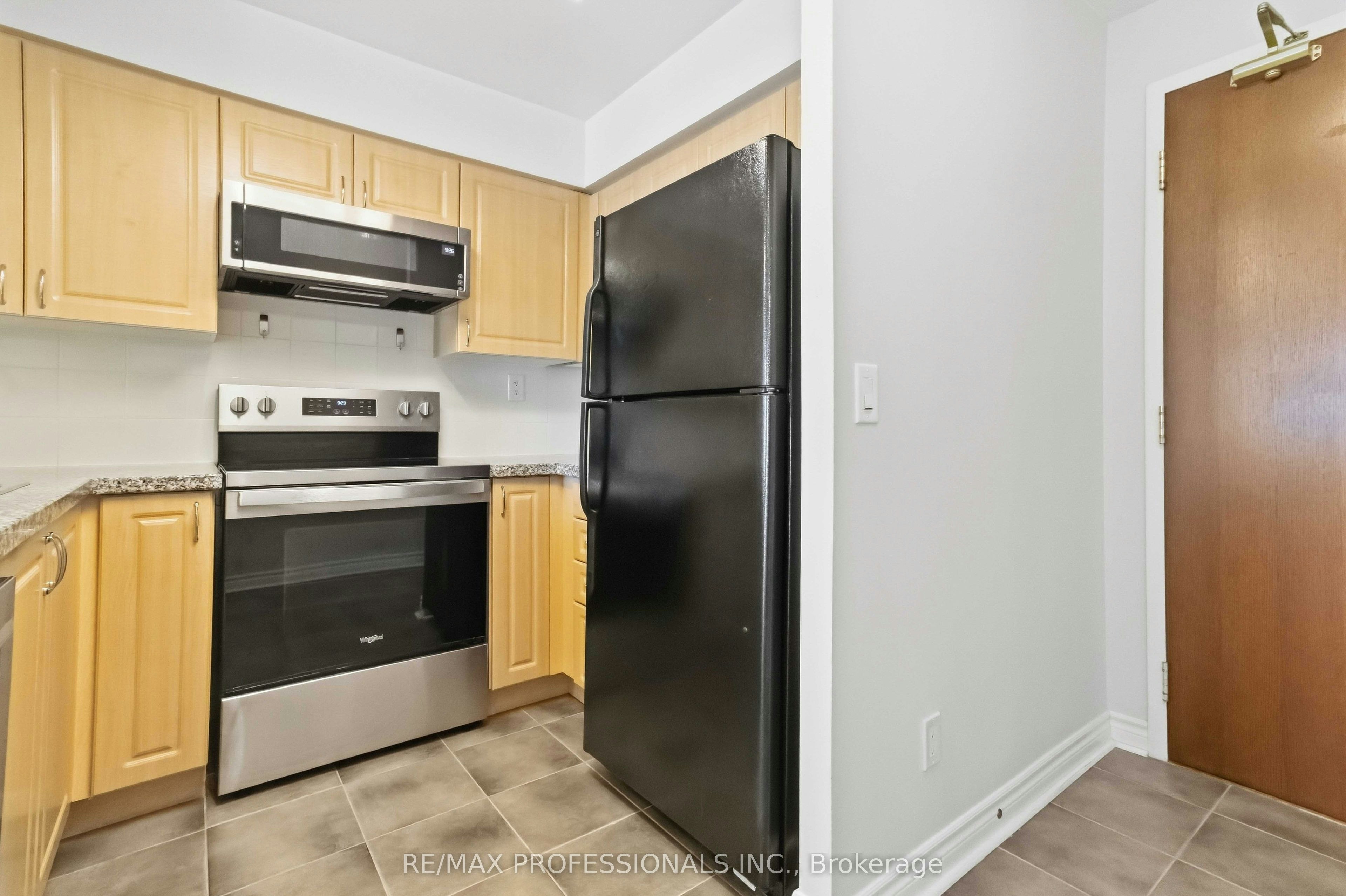 701-5 Michael Power Place, Toronto, ON, M9A 0A3 - 13