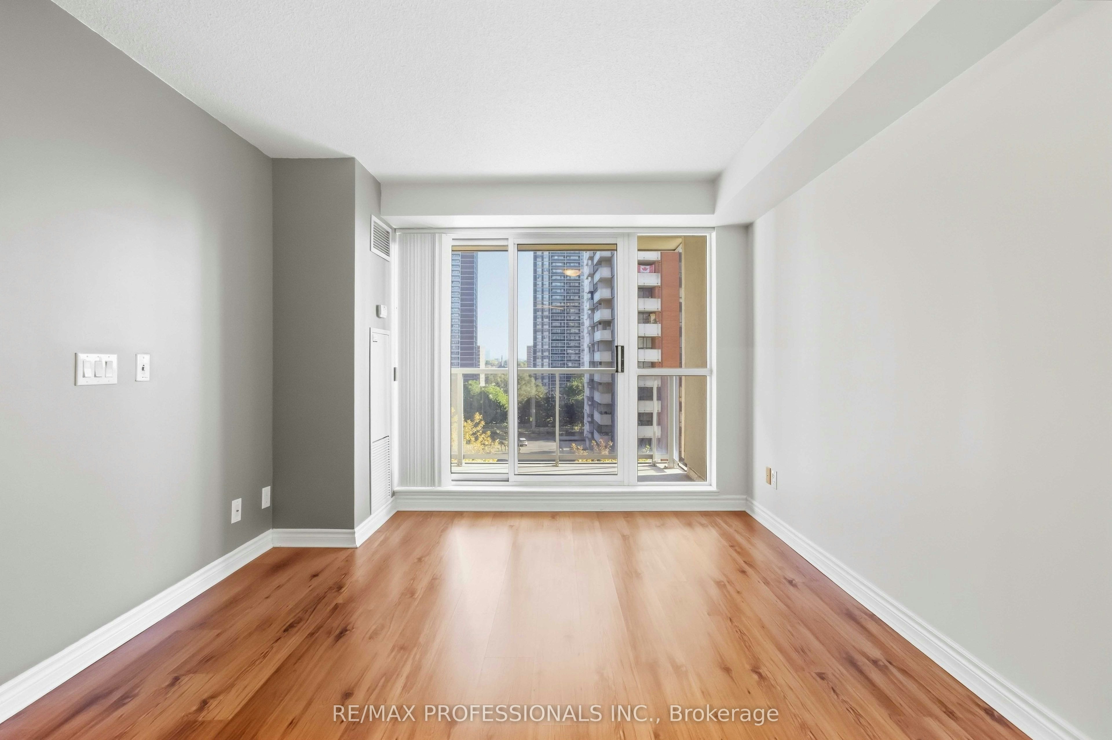 701-5 Michael Power Place, Toronto, ON, M9A 0A3 - 6