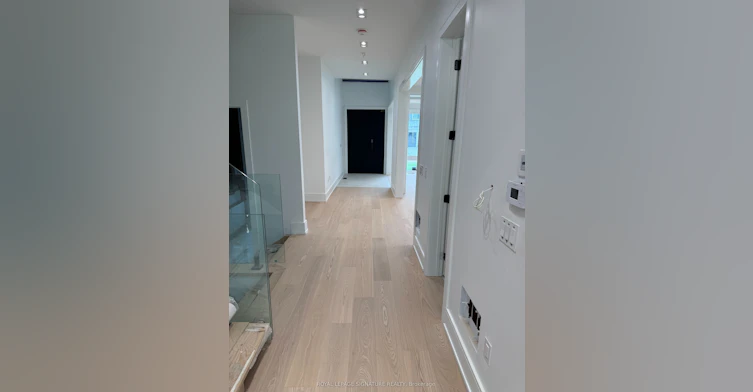1467 Kenmuir Avenue, Mississauga, ON, L5G 4B3 - 4