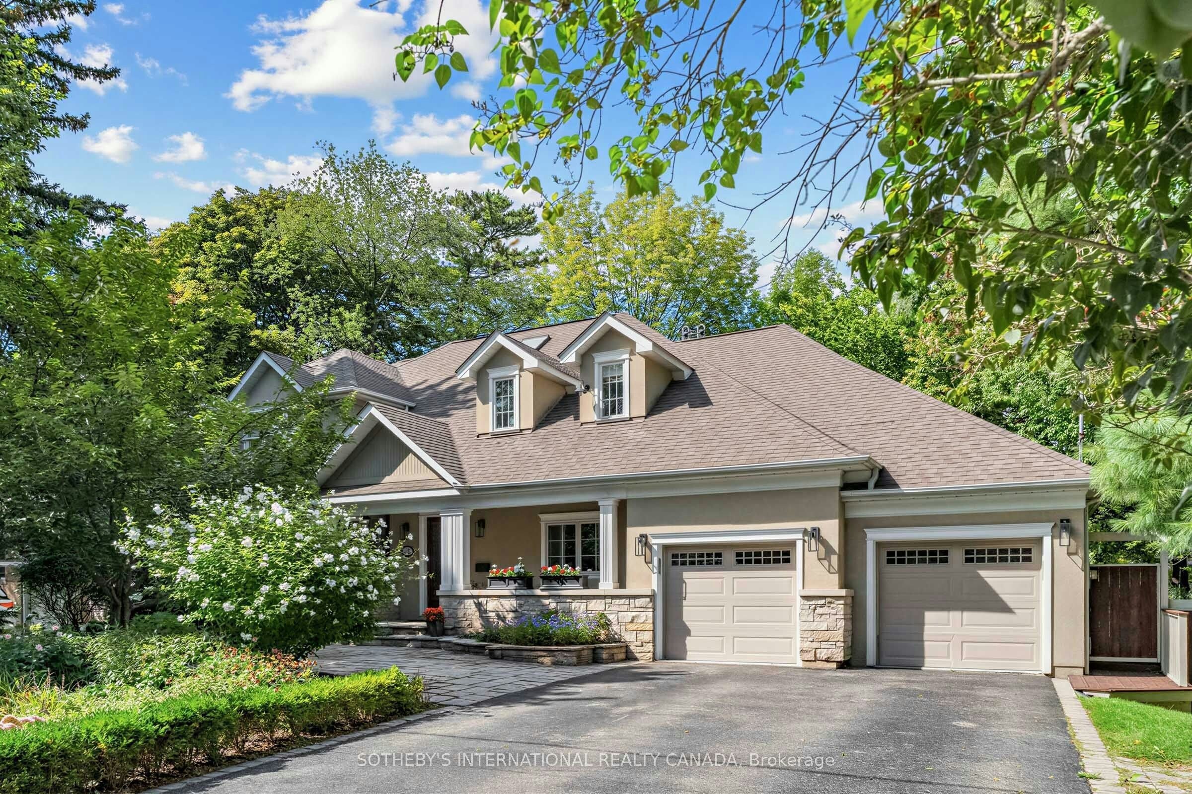 407 Cairncroft Road, Oakville, ON, L6J 4M8