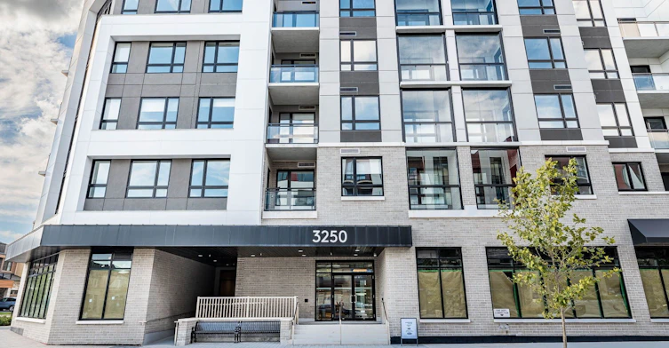 308-3250 Carding Mill Trail, Oakville, ON, L6M 1L3
