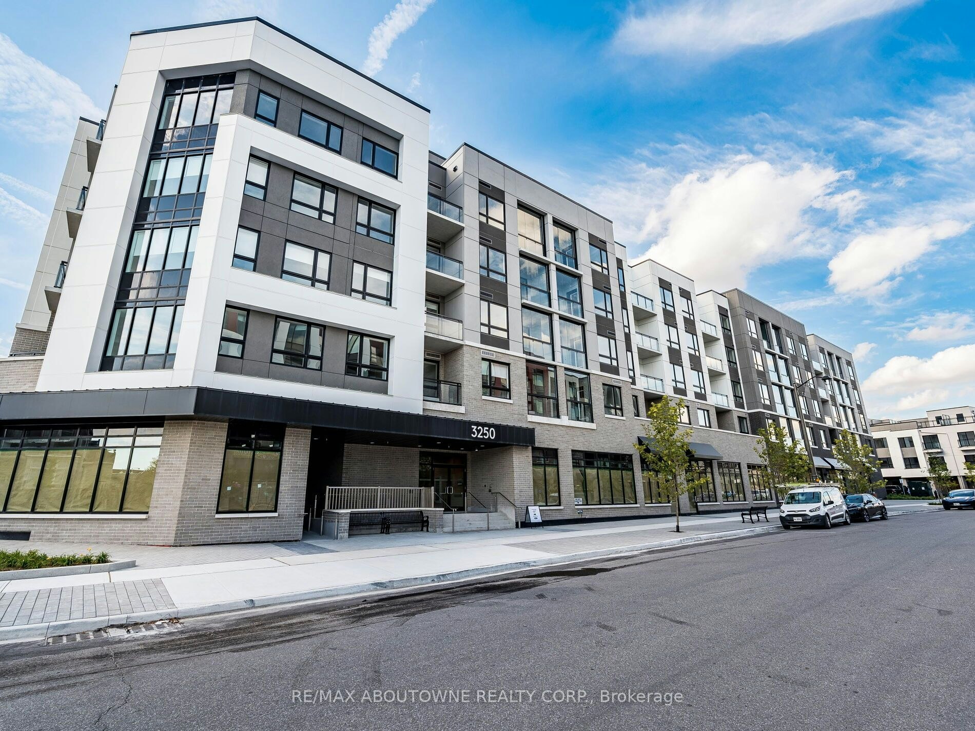 308-3250 Carding Mill Trail, Oakville, ON, L6M 1L3 - 3