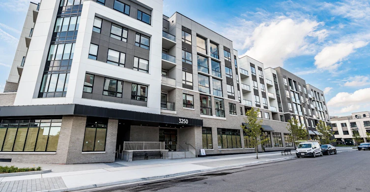 308-3250 Carding Mill Trail, Oakville, ON, L6M 1L3 - 3