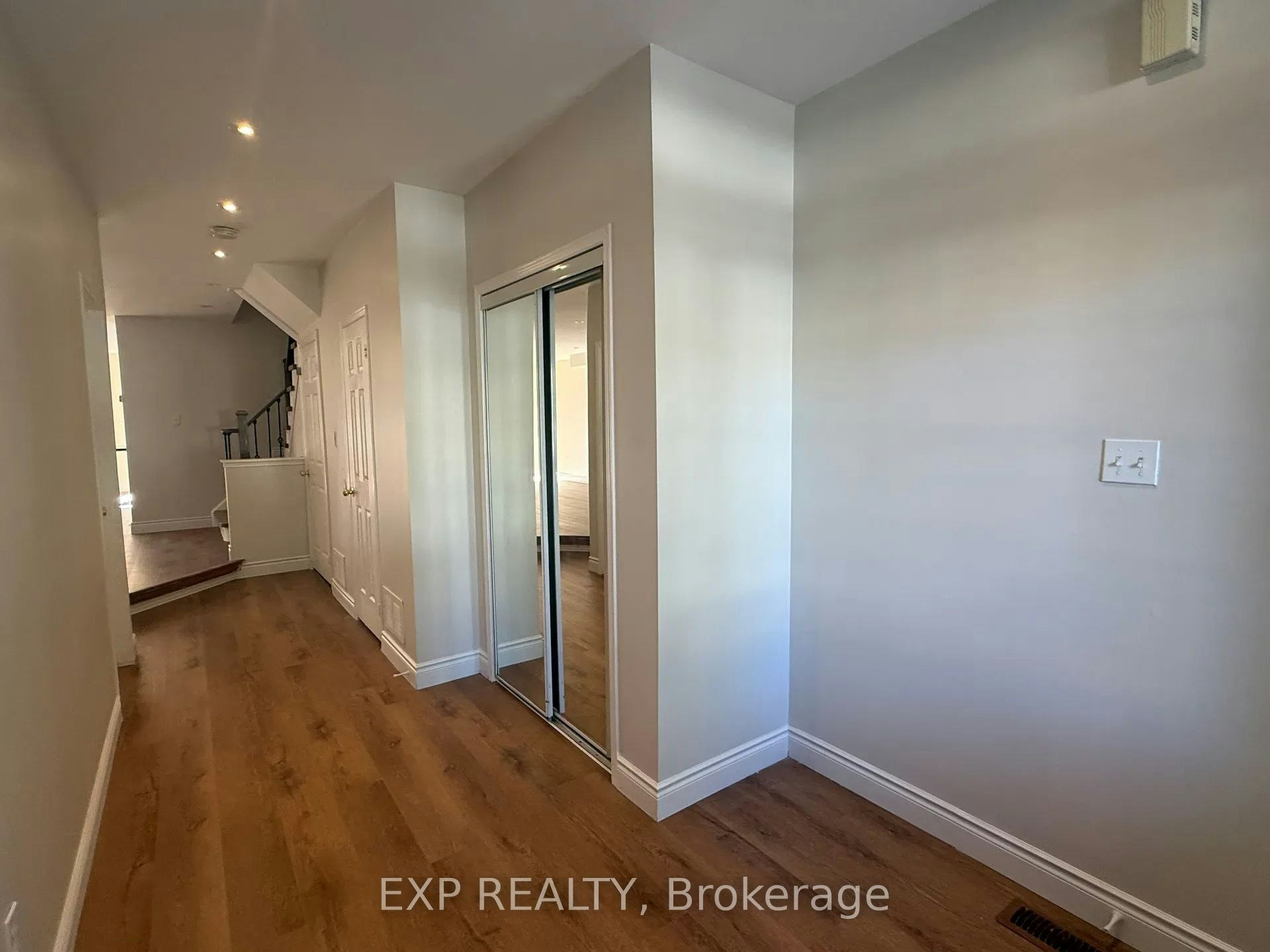7683 Black Walnut Trail, Mississauga, ON, L5N 8A6 - 3
