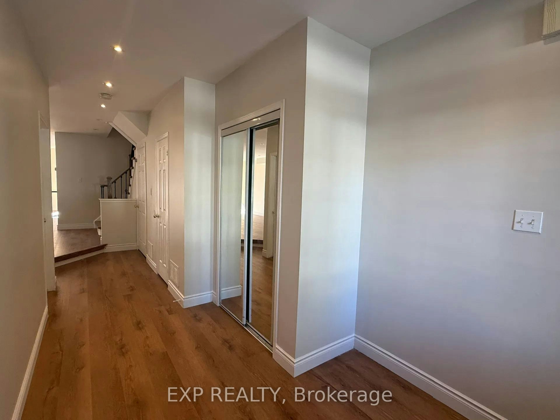 7683 Black Walnut Trail, Mississauga, ON, L5N 8A6 - 4