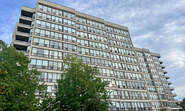 412-10 Laurelcrest Street