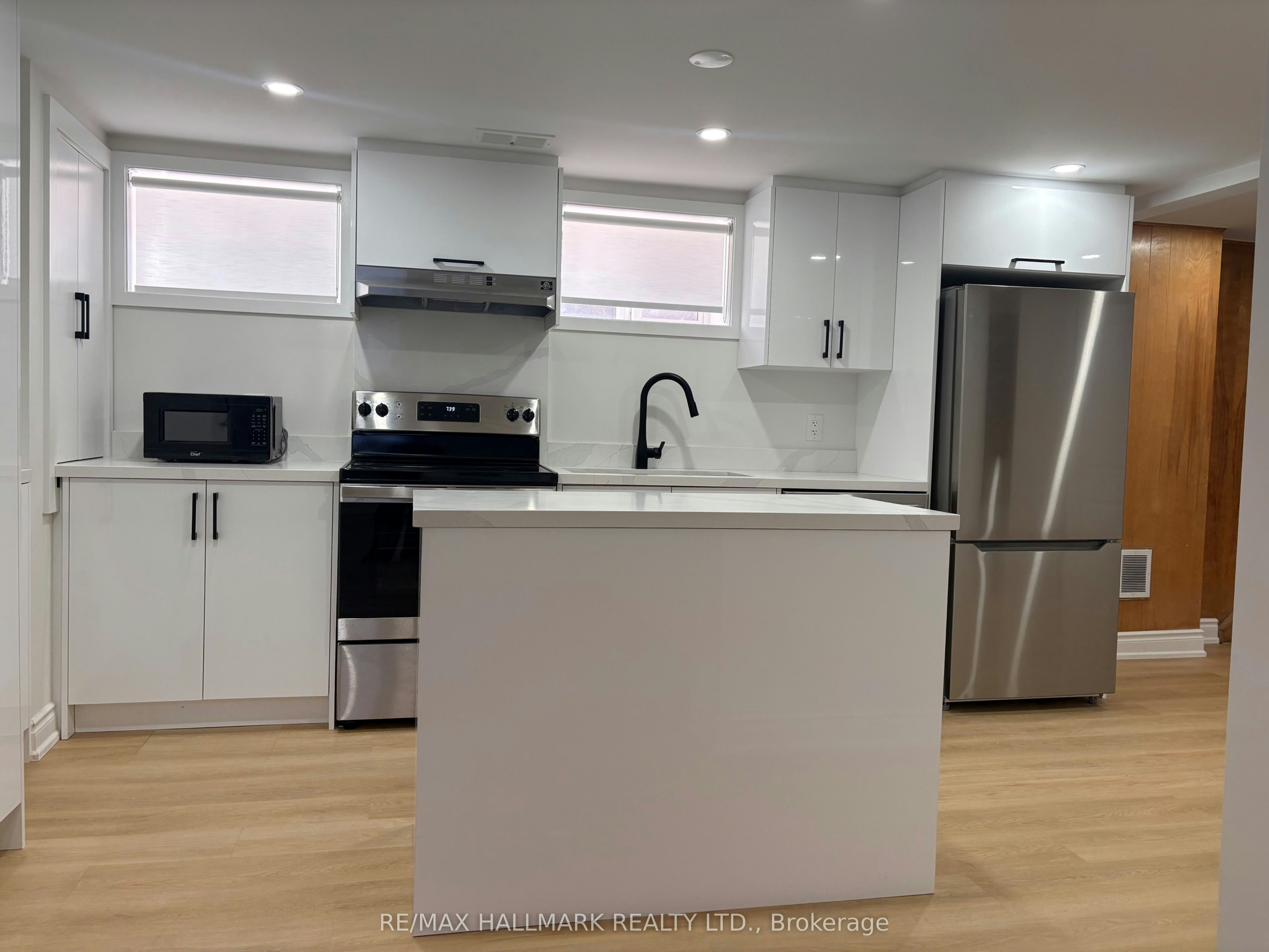 LOWER-67 Saskatoon Drive, Toronto, ON, M9P 2G1 - 8