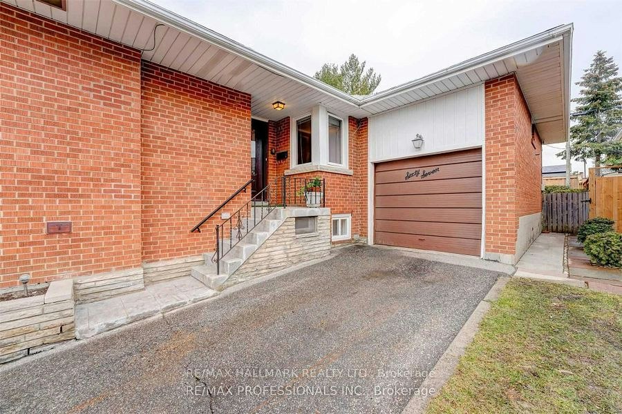 LOWER-67 Saskatoon Drive, Toronto, ON, M9P 2G1 - 2