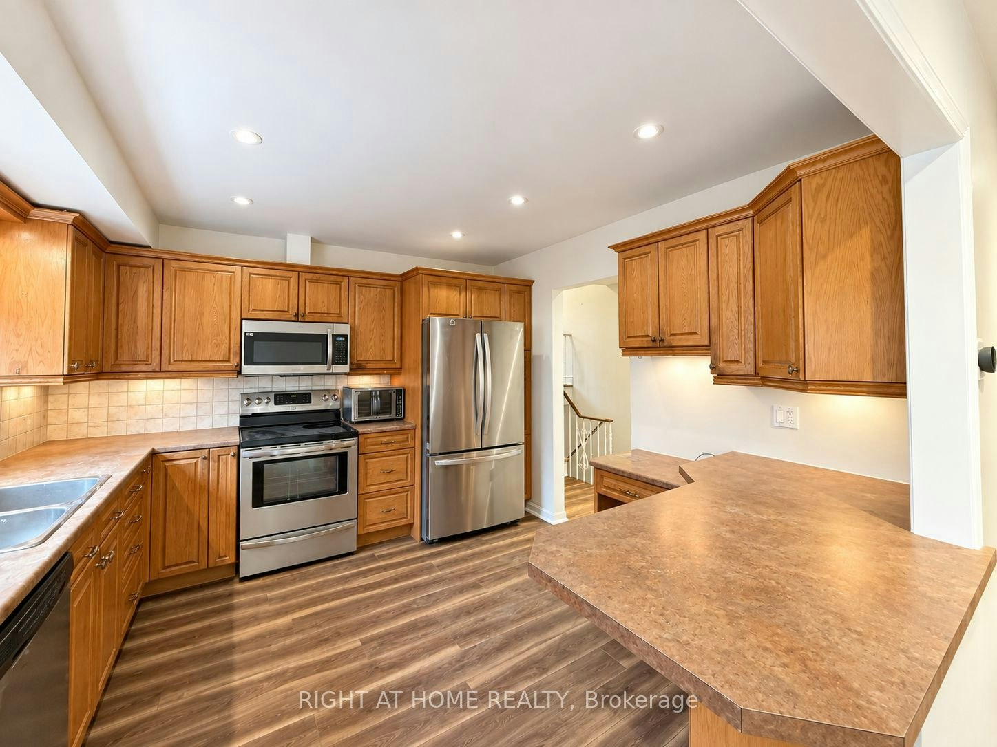 Upper-2201 Bridge Road, Oakville, ON, L6L 2G4 - 5