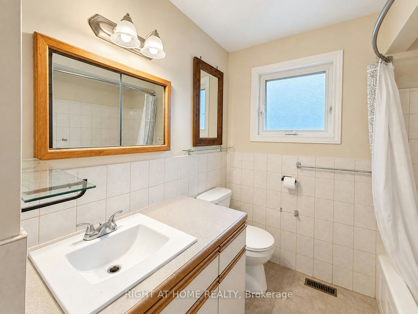 Upper-2201 Bridge Road, Oakville, ON, L6L 2G4 - 9