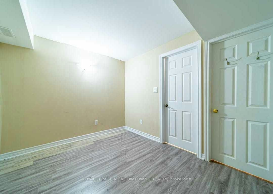 1036 Yates Drive, Milton, ON, L9T 6A7 5