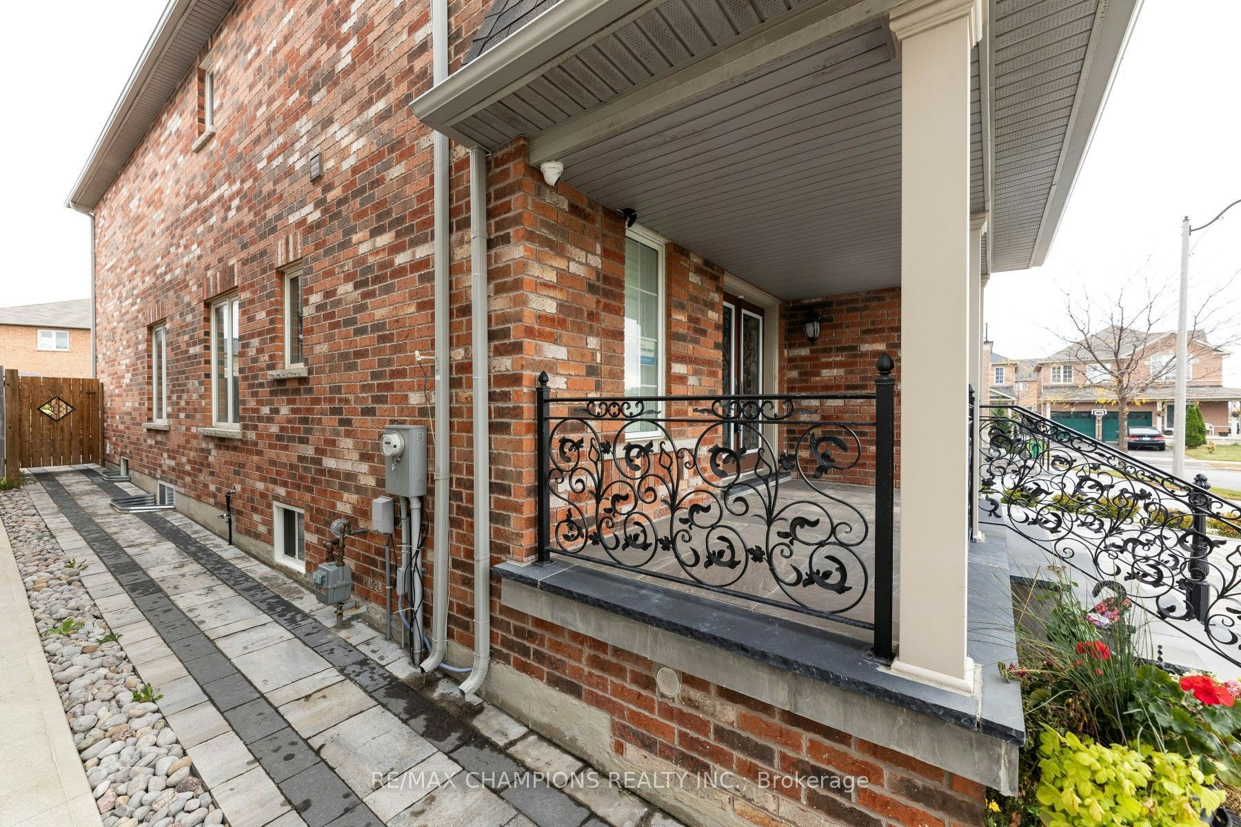 Upper-89 Bayhampton Drive, Brampton, ON, L6P 3A8 - 6