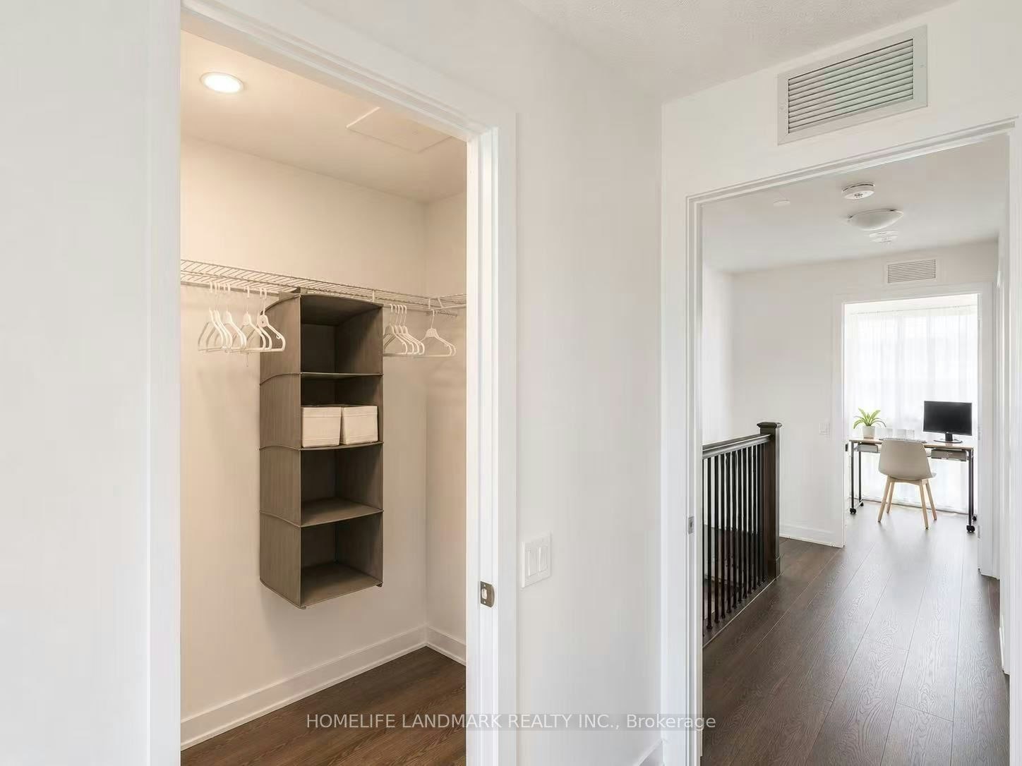125-251 Manitoba Street, Toronto, ON, M8Y 0C7 - 5