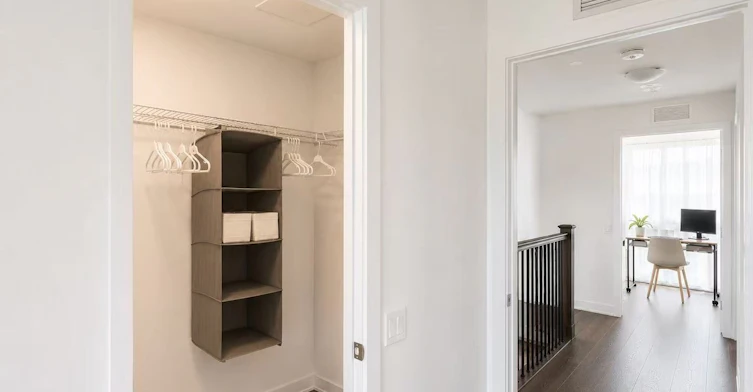 125-251 Manitoba Street, Toronto, ON, M8Y 0C7 - 5