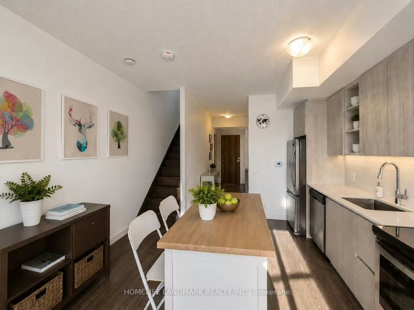 125-251 Manitoba Street, Toronto, ON, M8Y 0C7 - 2