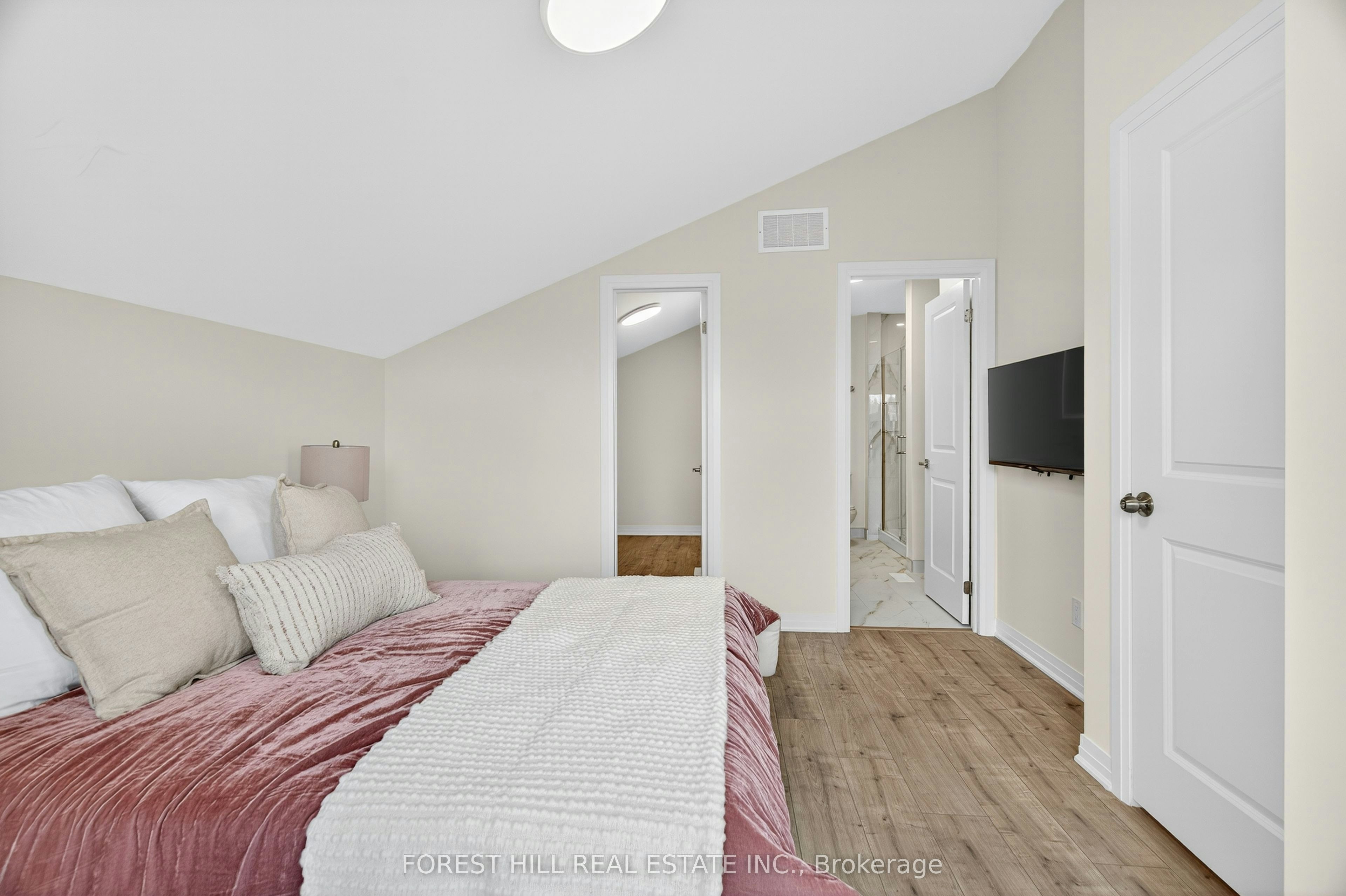 A-12 Smallwood Drive, Toronto, ON, M3M 1T8 - 13