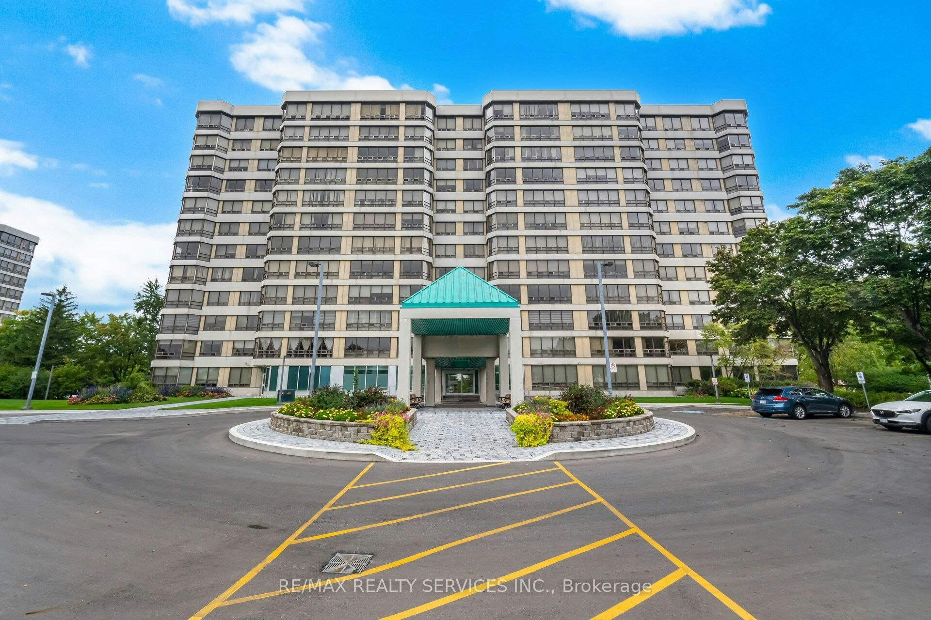 404-330 Mill Street S, Brampton, ON, L6Y 3V3