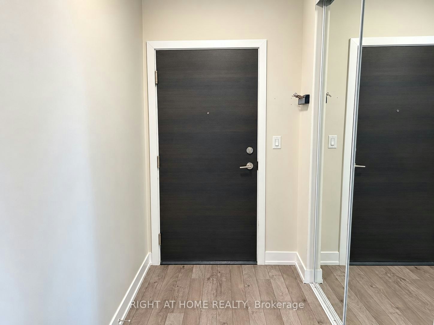 519-150 Oak Park Boulevard, Oakville, ON, L6H 0E7 - 2