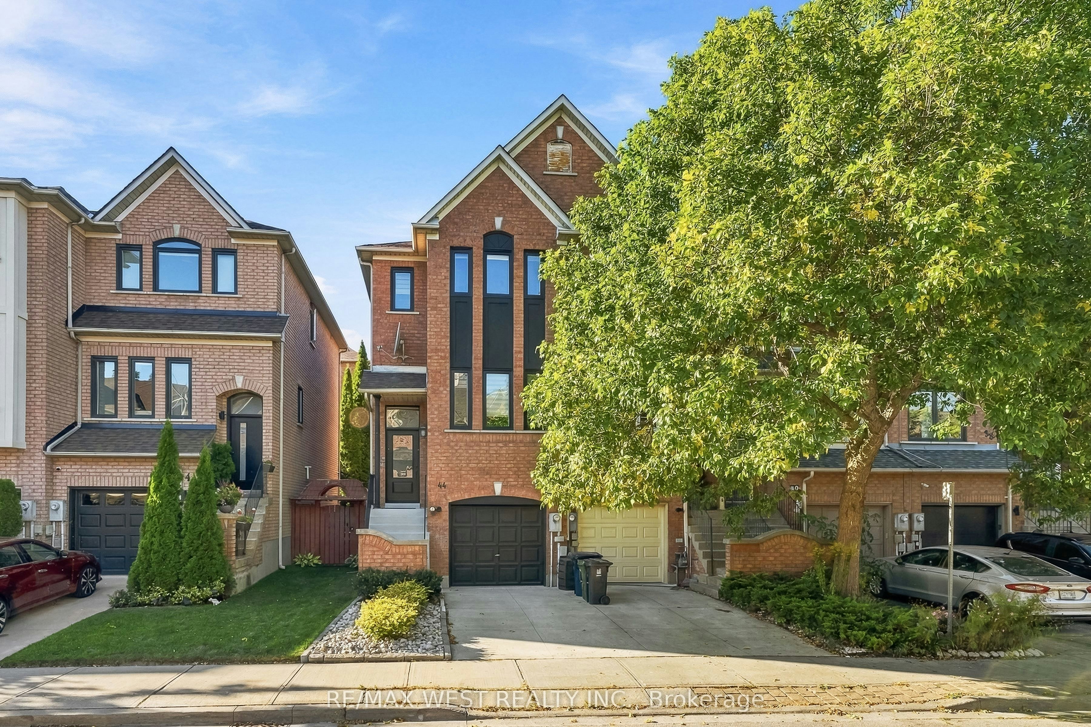 44 Bluewater Court, Toronto, ON, M8V 4A9