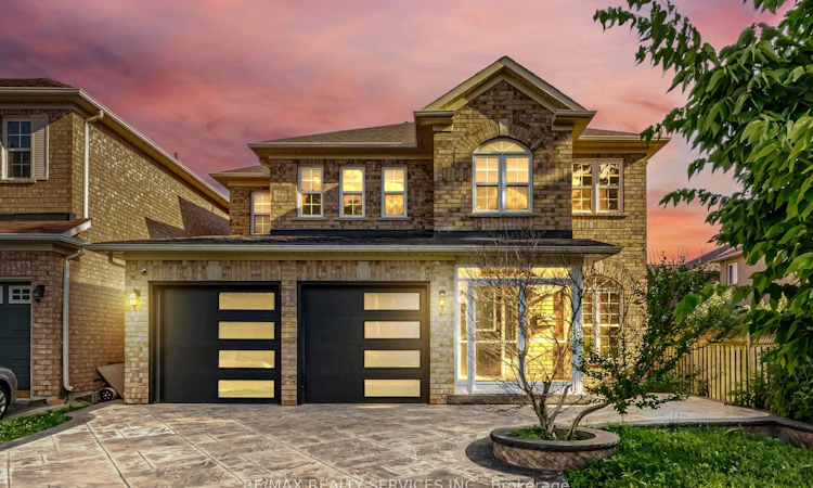 4 Sunnybrook Crescent