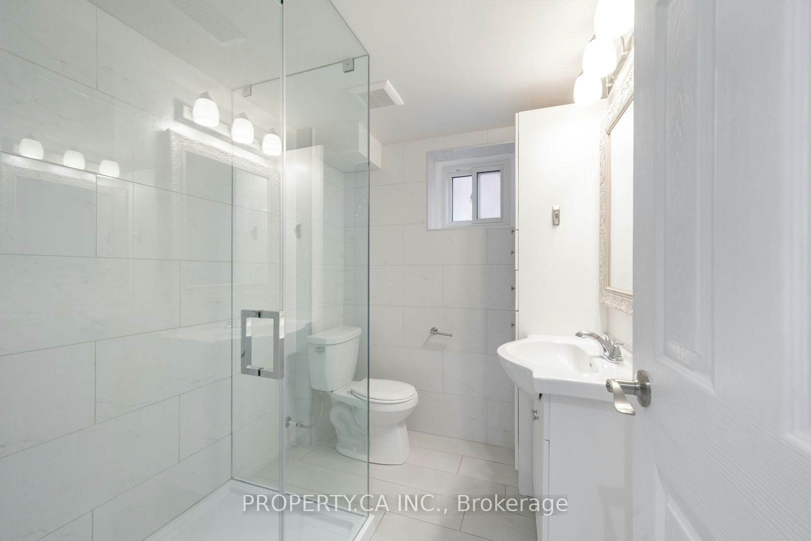 Bsmt-14 Alladin Avenue, Toronto, ON, M6L 1S5 - 18