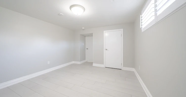 Bsmt-14 Alladin Avenue, Toronto, ON, M6L 1S5 - 17