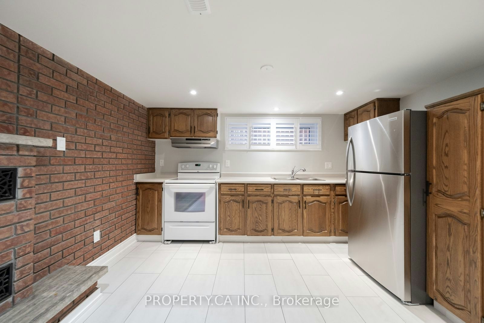 Bsmt-14 Alladin Avenue, Toronto, ON, M6L 1S5 - 6