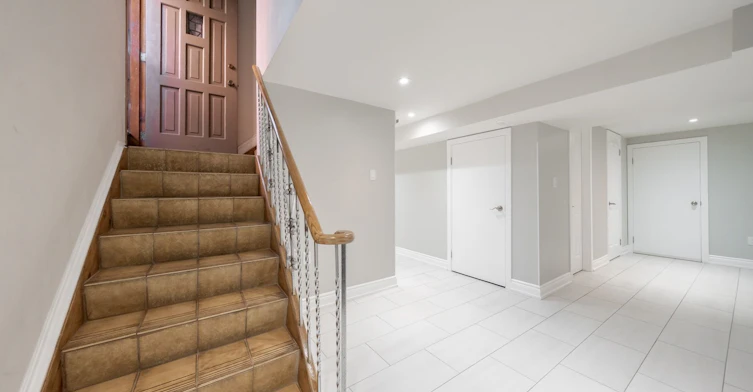 Bsmt-14 Alladin Avenue, Toronto, ON, M6L 1S5 - 2