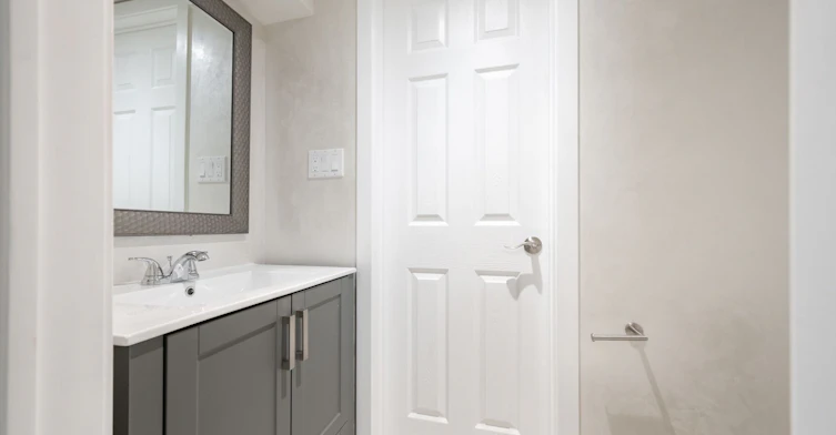 Bsmt-14 Alladin Avenue, Toronto, ON, M6L 1S5 - 14