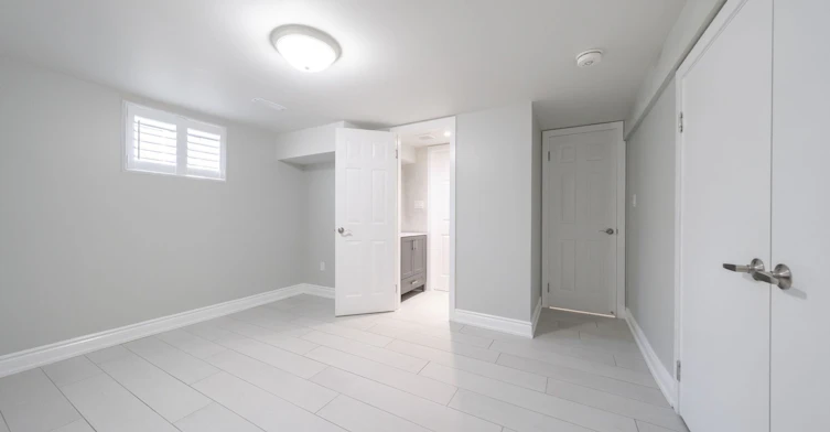 Bsmt-14 Alladin Avenue, Toronto, ON, M6L 1S5 - 9