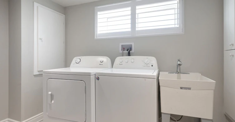 Bsmt-14 Alladin Avenue, Toronto, ON, M6L 1S5 - 21