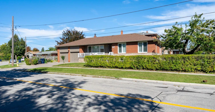 Bsmt-14 Alladin Avenue, Toronto, ON, M6L 1S5 - 24