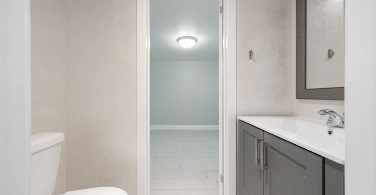 Bsmt-14 Alladin Avenue, Toronto, ON, M6L 1S5 - 12