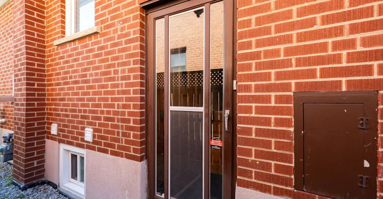 Bsmt-14 Alladin Avenue, Toronto, ON, M6L 1S5 - 23