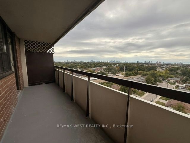 1411-541 Blackthorn Avenue, Toronto, ON, M6M 5A6 - 20