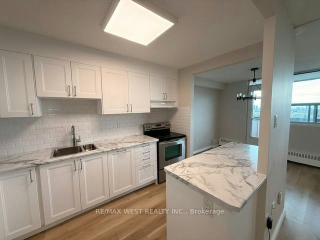 1411-541 Blackthorn Avenue, Toronto, ON, M6M 5A6 - 9