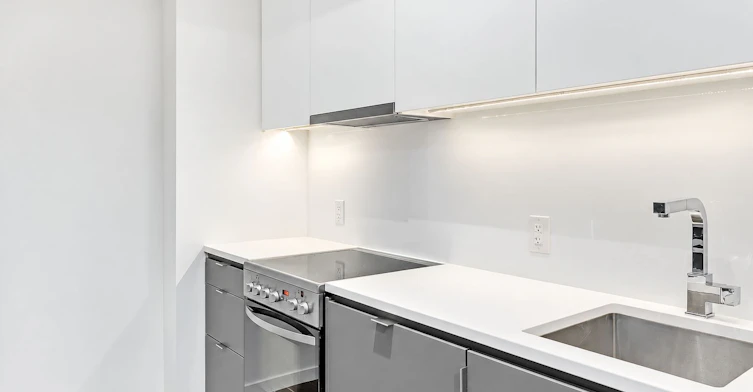 426-7 Smith Crescent, Toronto, ON, M8Z 0G3 - 5