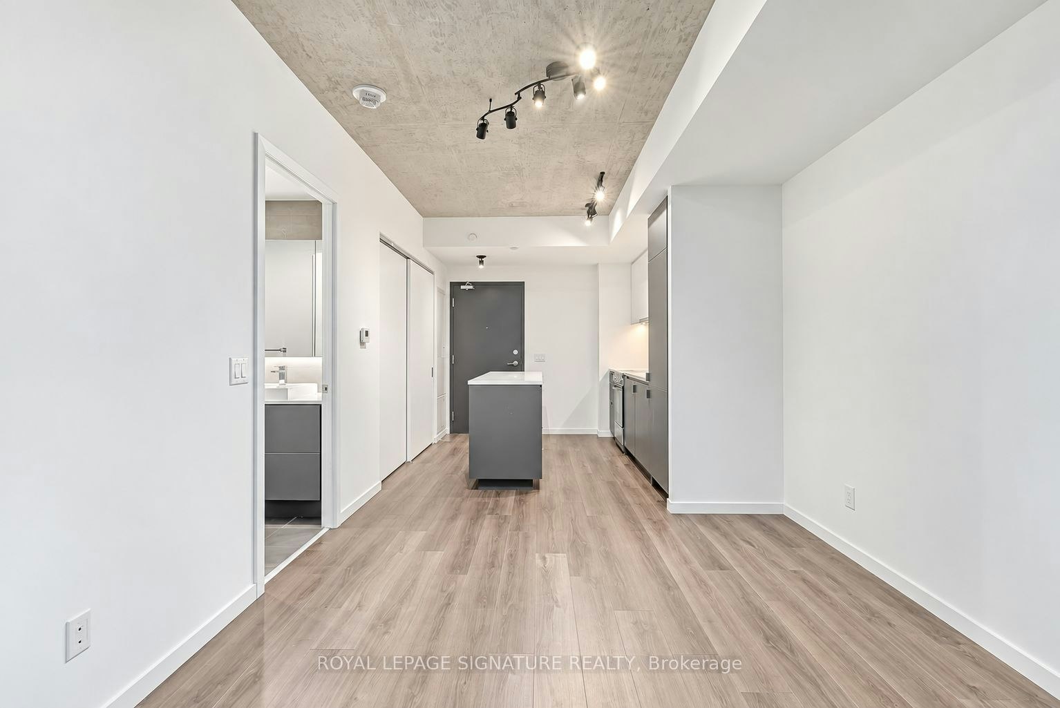 426-7 Smith Crescent, Toronto, ON, M8Z 0G3 - 12