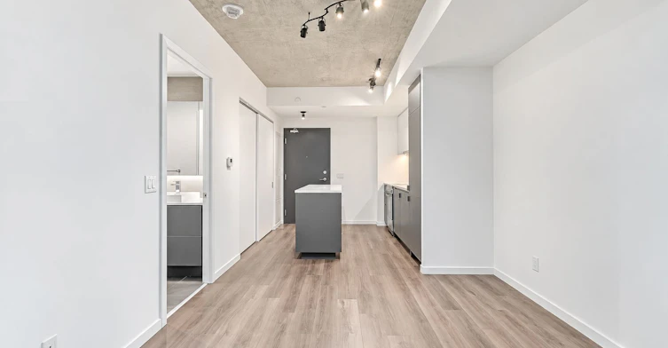 426-7 Smith Crescent, Toronto, ON, M8Z 0G3 - 12
