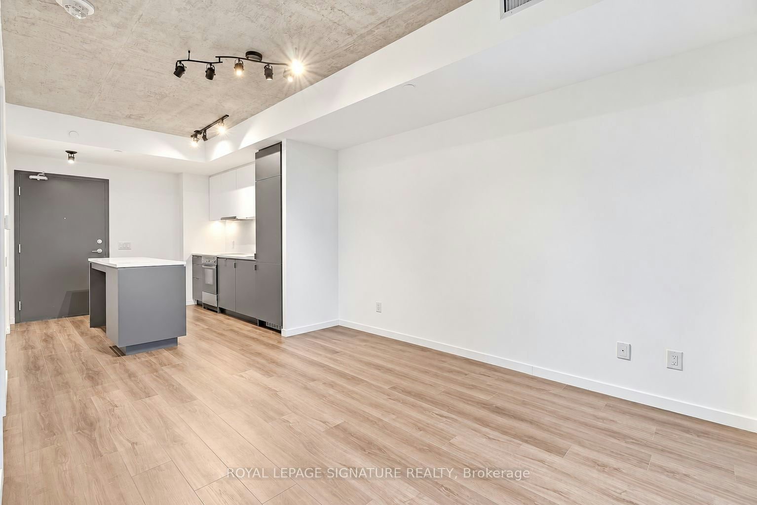 426-7 Smith Crescent, Toronto, ON, M8Z 0G3 - 11