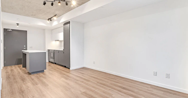 426-7 Smith Crescent, Toronto, ON, M8Z 0G3 - 11
