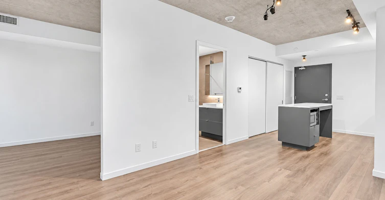 426-7 Smith Crescent, Toronto, ON, M8Z 0G3 - 13