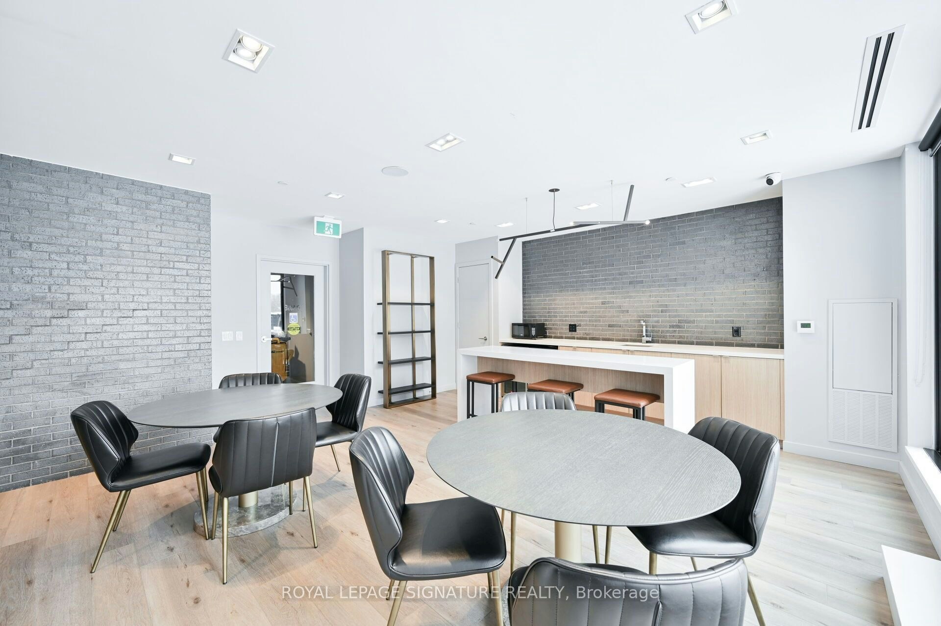 426-7 Smith Crescent, Toronto, ON, M8Z 0G3 - 30