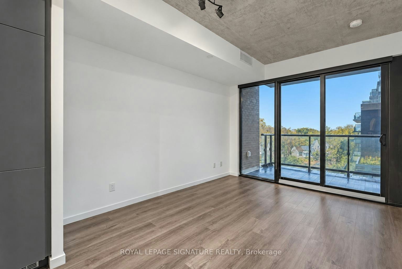 426-7 Smith Crescent, Toronto, ON, M8Z 0G3 - 10