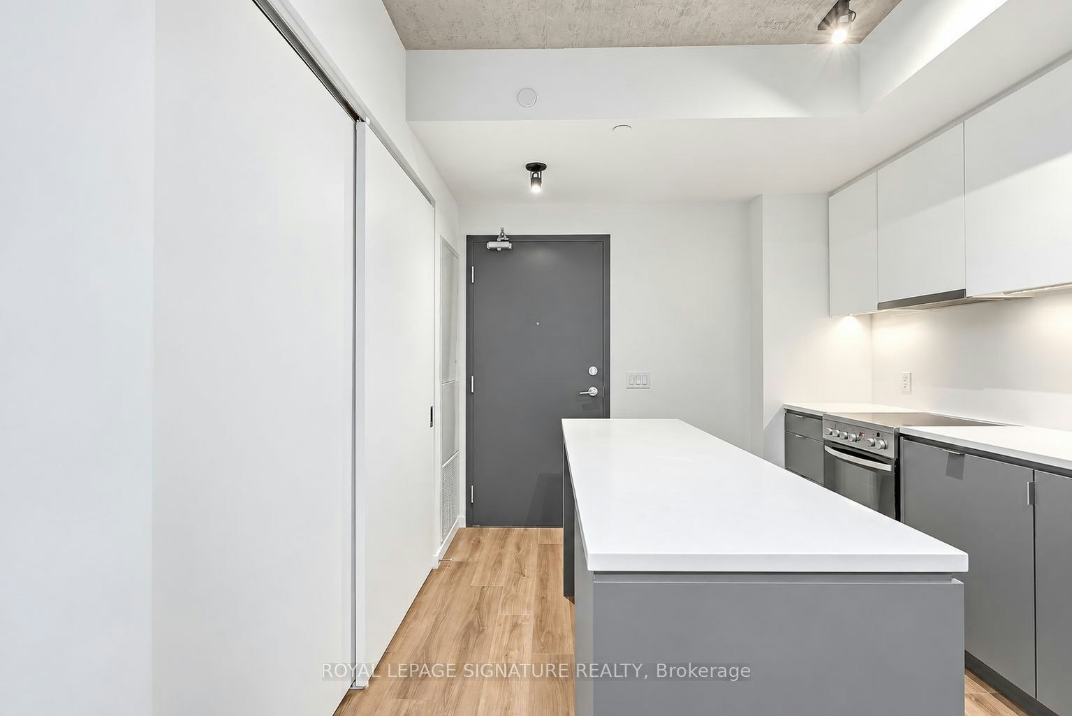 426-7 Smith Crescent, Toronto, ON, M8Z 0G3 - 3