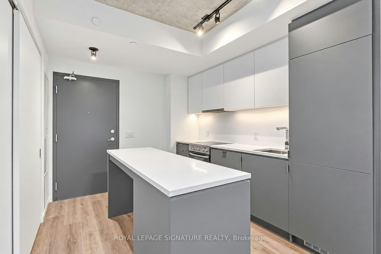 426-7 Smith Crescent, Toronto, ON, M8Z 0G3 - 4