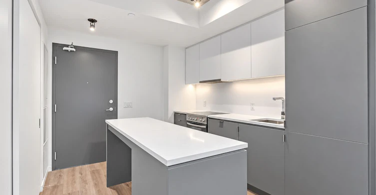 426-7 Smith Crescent, Toronto, ON, M8Z 0G3 - 4